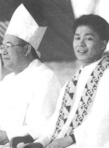 Fr Hermes ‘Larry’ Sabud SM with Bishop Juan de Dios Pueblos. Nowadays, Fr Larry is part of the Marist team in Ranong, Thailand